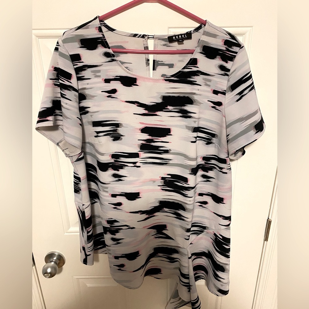 Rebel by Rebel Wilson asymmetrical top, Size 0X